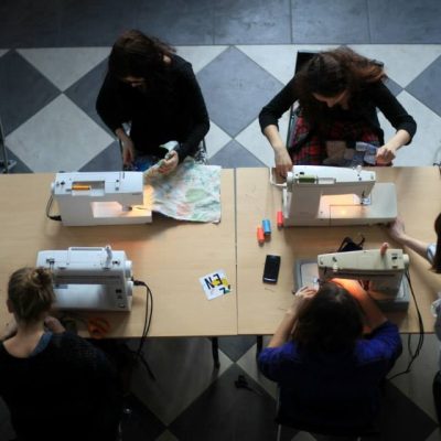 Rodzinne soboty w IKM: warsztaty językowe, szycie maskotek i wspólne rysowanie